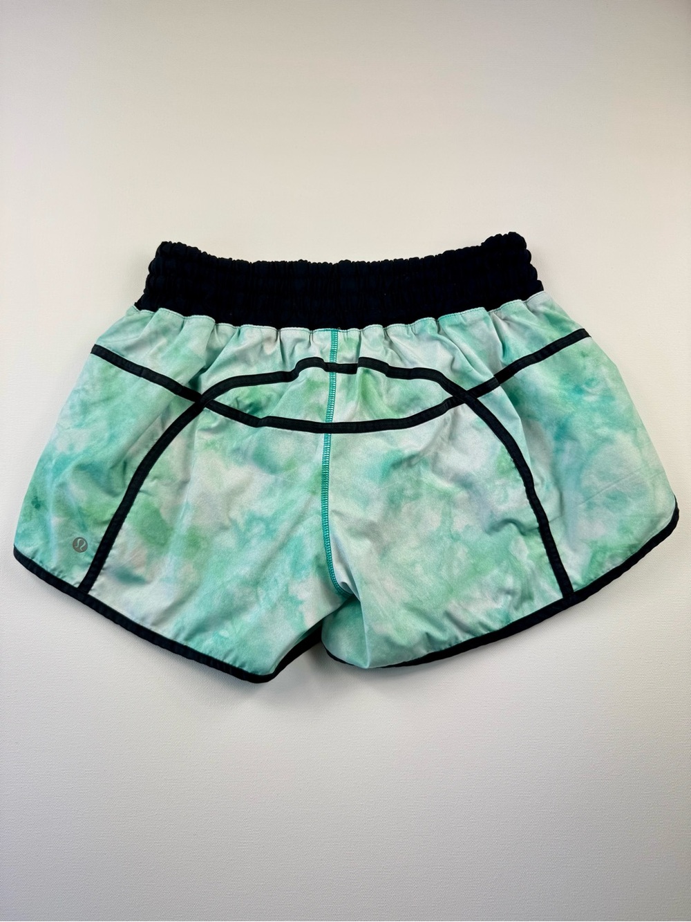 Lululemon Tracker II Women’s Blue White Tropics Running Size 12 Lined Shorts